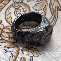 Rough dwarven signet ring with horn 02